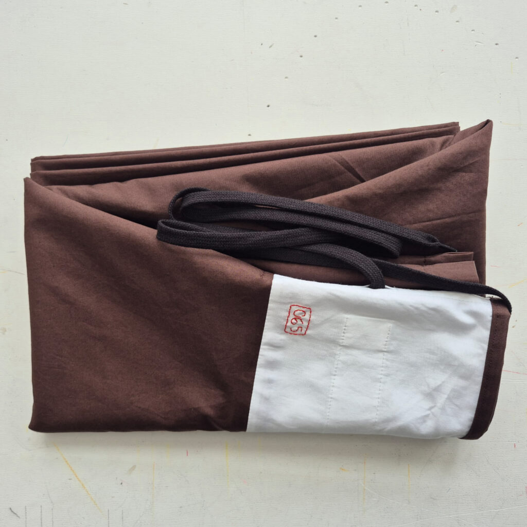 1000 LBS pants folded